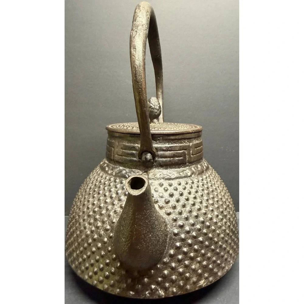 1935 Japanese Cast Iron Tetsubin‎ Teapot Hobnail Arare Pattern Pinecone Finial